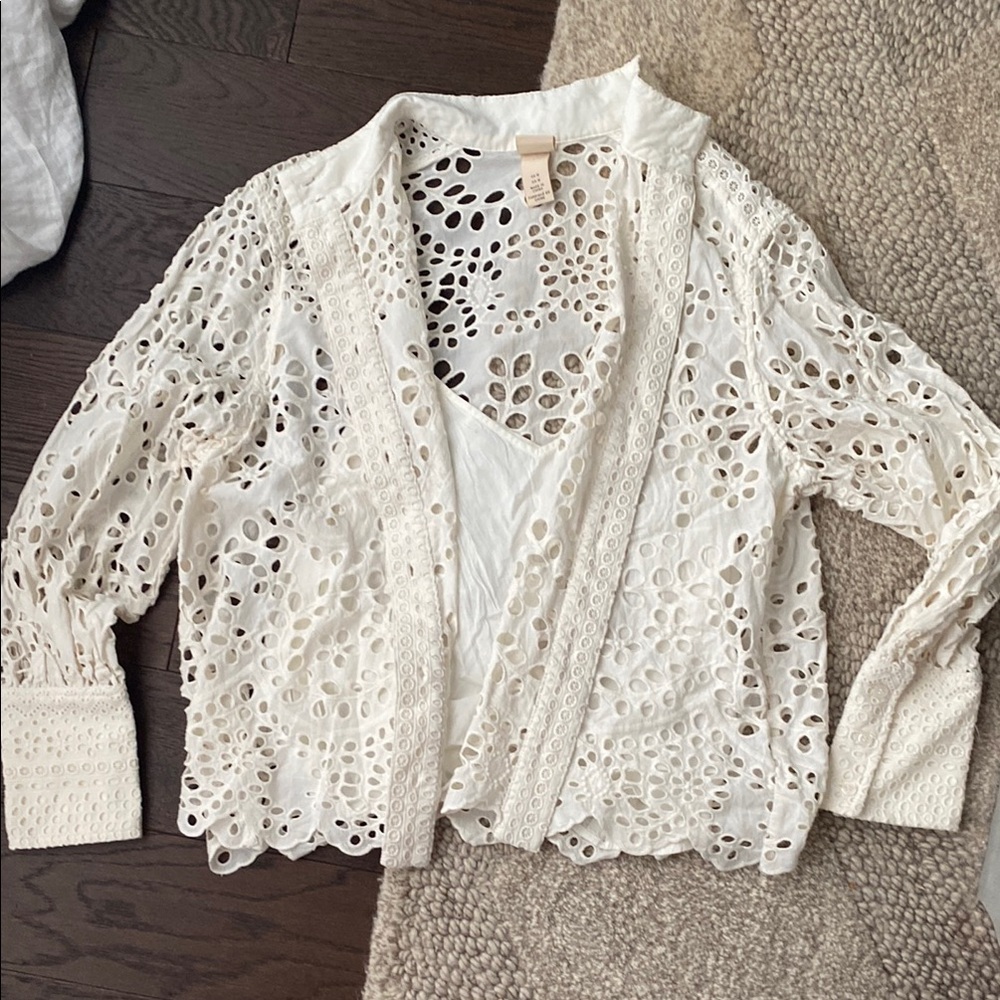 Eyelet top